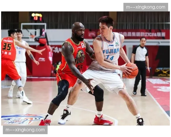 宁波防守端针对福建外援 布置严密战术有效限制对手进攻核心