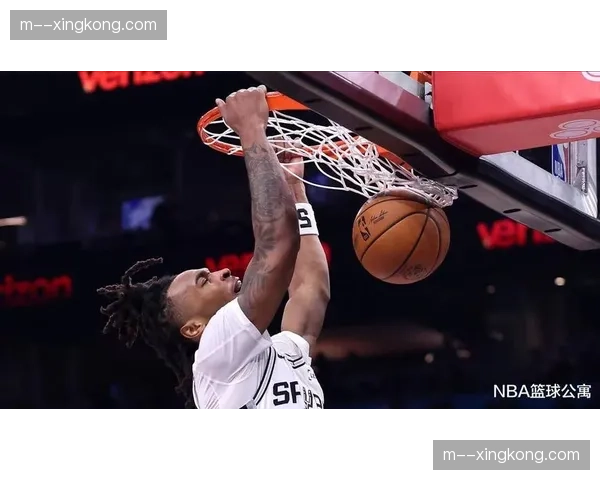 文班亚马单节15分杀死比赛，马刺第三节40分高潮暴露独行侠防守轮转短板